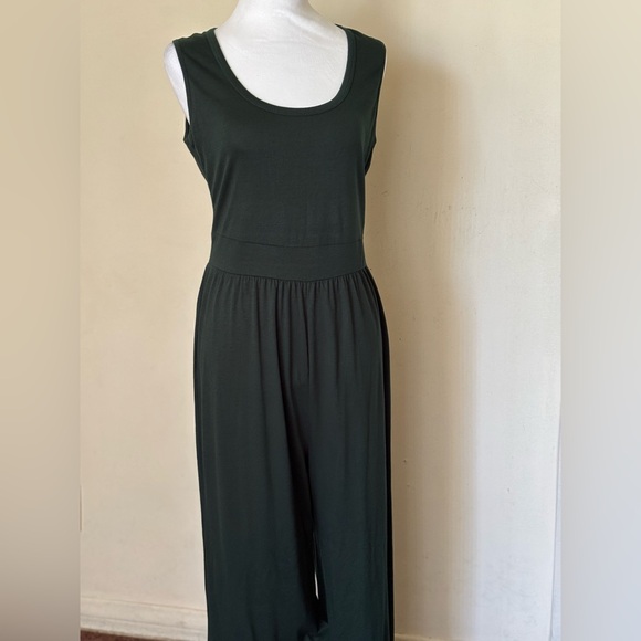 PrettyGarden Pants - Pretty Garden Women’s Elegant Dark Green Sleeveless Jumpsuit Size Medium